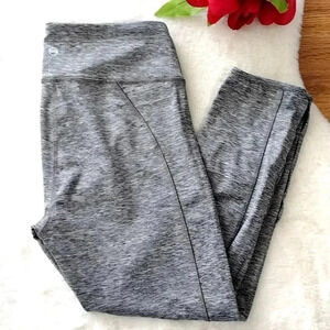 Athletic Gray Capri Gym Leggings Ankle Detail Like New Performance Leggings Med